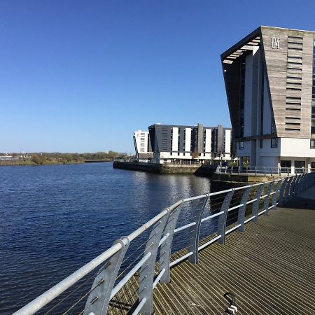 Home From Home With Fantastic Views Runcorn Buitenkant foto