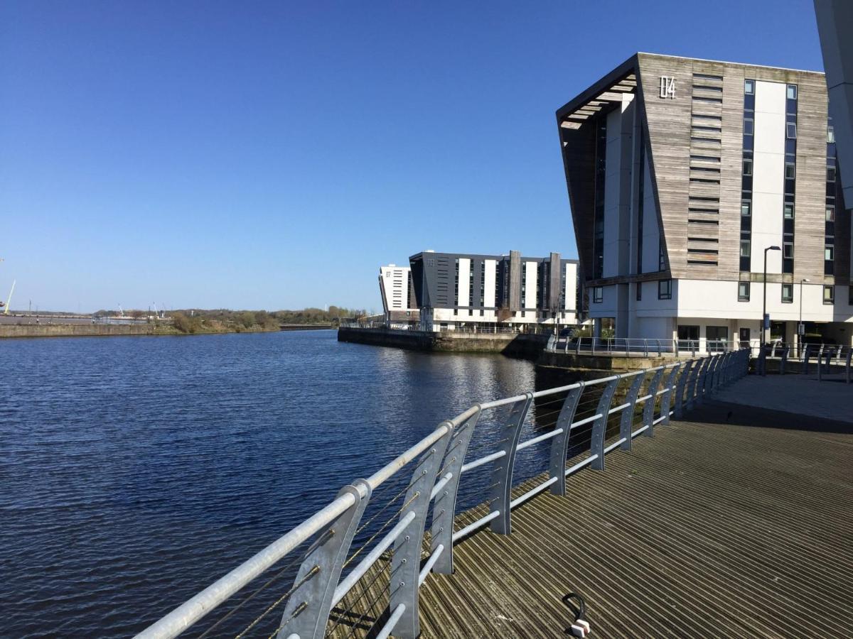 Home From Home With Fantastic Views Runcorn Buitenkant foto